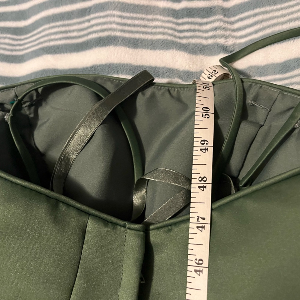 Elegant Green Satin Dress Size 2 - Picture 13 of 14